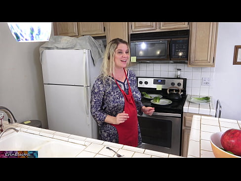 ❤️ Stepmom milking him in the kitchen before his date. ❤ Fucking video at en-gb.vlad-massage-salon.ru ❌❤